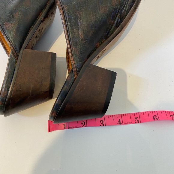 Made in USA size 10.5 leather/ block heel slip on. - Picture 7 of 8